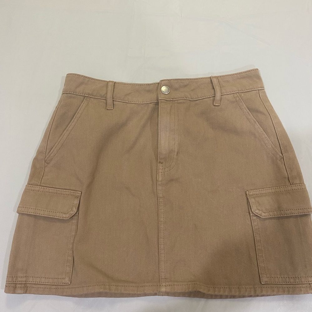 Khaki style skirt with side flap pockets - Size 27 waist - PacSun Brand